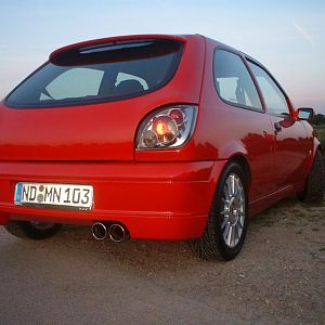 Das Heck mit Lexus Style Leuchten, (noch) Supersport ESD 2x90 mm, Stoßleiste in Wagenfarbe lakiert