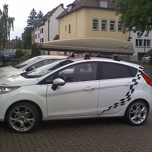 Seitenansicht mit Dachbox