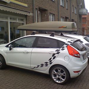 Seitenansicht mit Dachbox