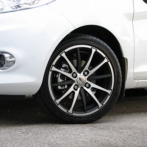 Sommer: Brock RC18 mit Conti PremiumContact2 195/45 R16