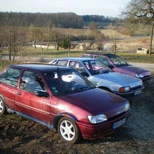 alle meine :) (fehlen nochs eigentliche Winterauto und der Schrott-Calypso, die stehn im Schuppen)