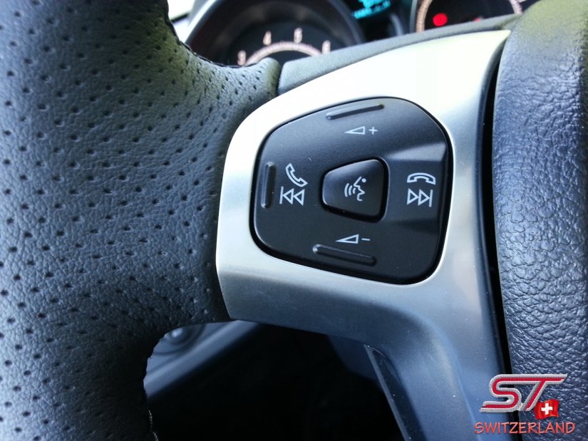 14 Ford Fiesta ST Steuerrad