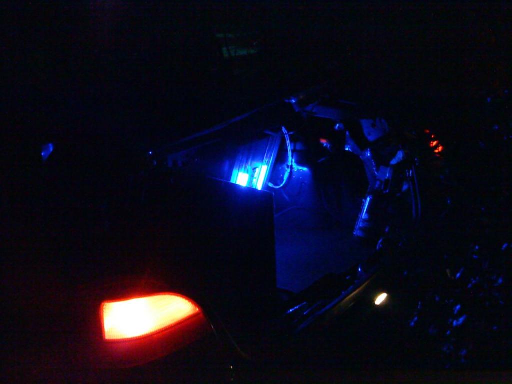 2 blaue neonröhren auf meiner endstufe