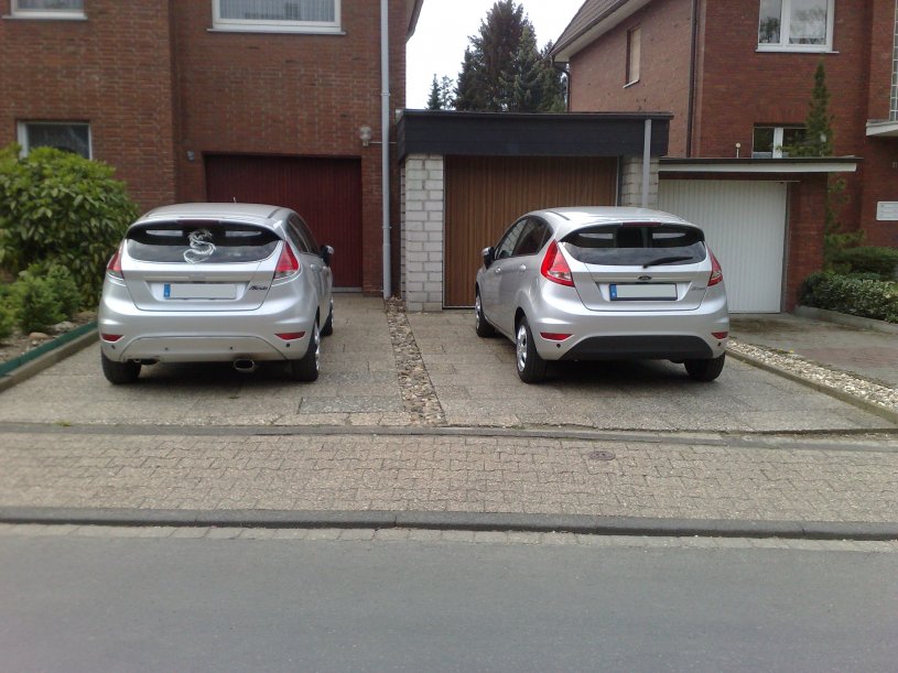 2 von dreien...Links wie beschrieben, Rechts alles original + Frontscheiben; Sitzheizung, Mittelarmlehne, Kofferraumwanne. Michelin mit Night Vision S