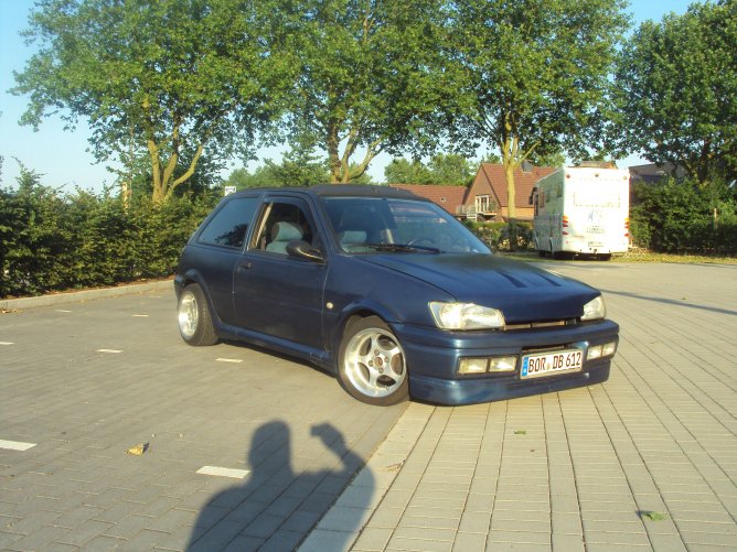 2011 06 03   Fiesta Showroom 01