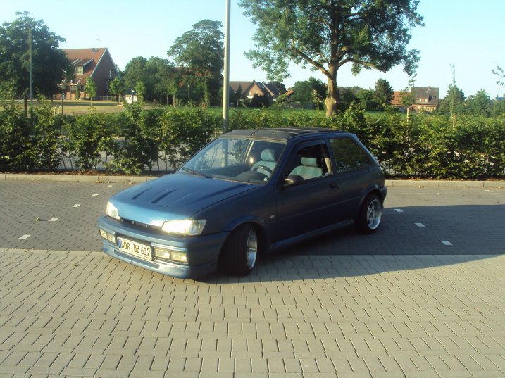 2011 06 03   Fiesta Showroom 06