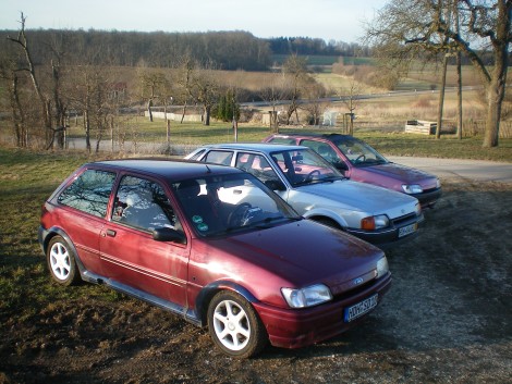 alle meine :) (fehlen nochs eigentliche Winterauto und der Schrott-Calypso, die stehn im Schuppen)