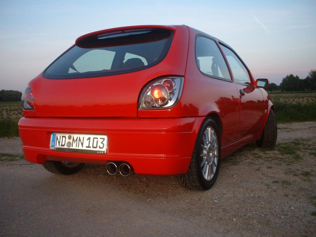 Das Heck mit Lexus Style Leuchten, (noch) Supersport ESD 2x90 mm, Stoßleiste in Wagenfarbe lakiert
