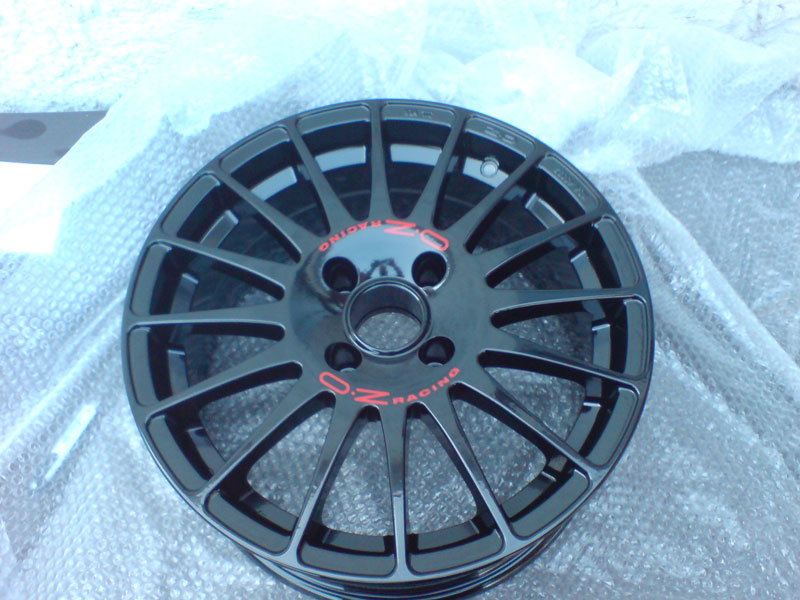 die Sommerfelgen für den Fiesta

OZ Racing Superturismo in  7x16