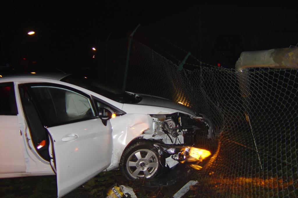 DSC03511
Straße sehen. Zum Glück kein Personenschaden.