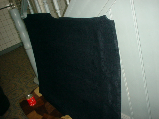 fertig bezogen mit dunkel blau Alcantara

Die armen Alcantaratierchen!!!