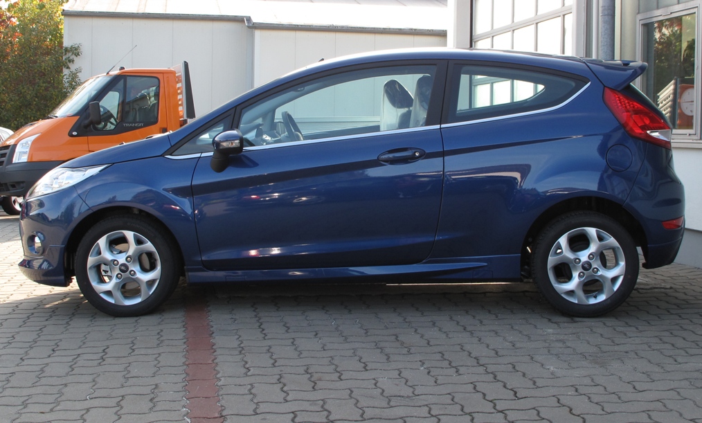 Ford Fiesta MK7 - Fahrerseite

Ocean Blue
120 PS
Titanium 
Beheizbare Sitze
Audio - Paket IV
Styling - Paket I
Tempomat
2. Schlüssel klappbar