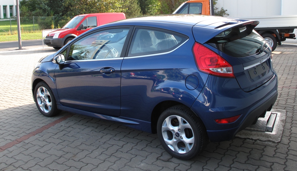 Ford Fiesta MK7 

Ocean Blue
120 PS
Titanium 
Beheizbare Sitze
Audio - Paket IV
Styling - Paket I
Tempomat
2. Schlüssel klappbar