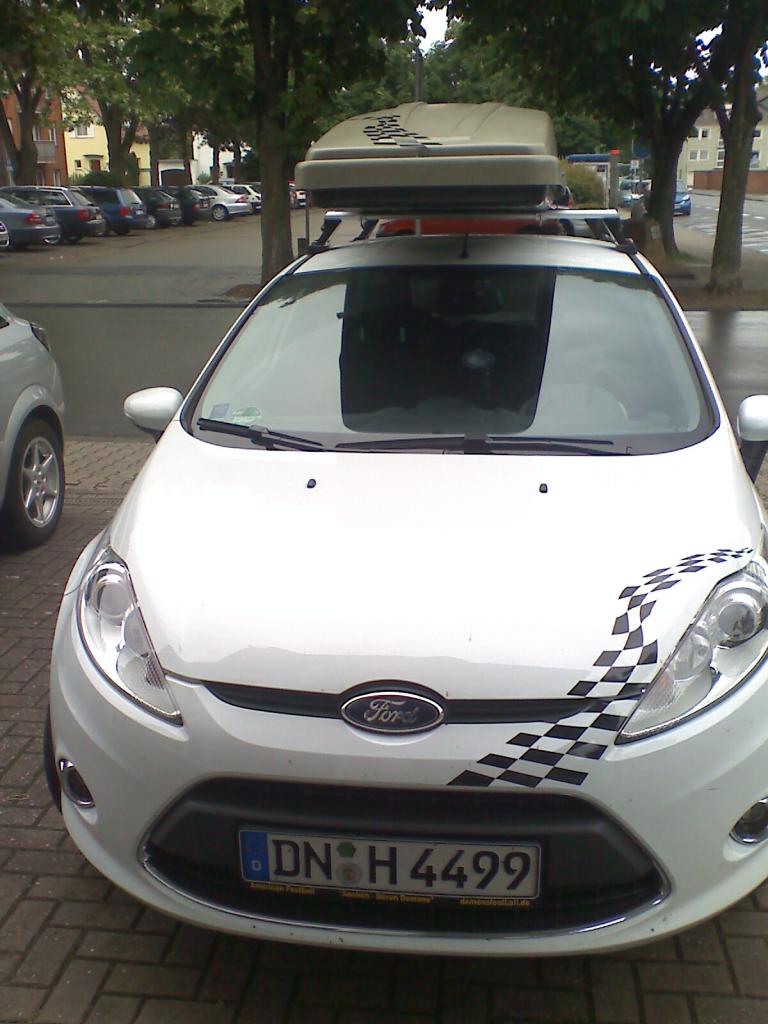 Frontansicht mit Dachbox