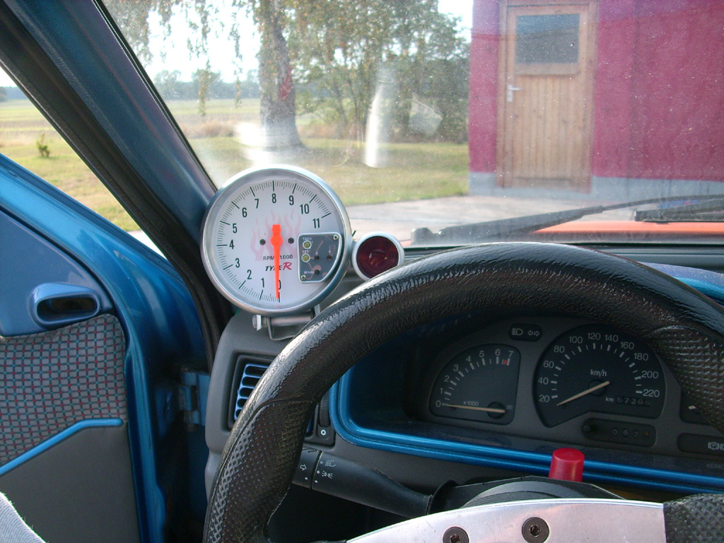 ja mein DZM 3zoll nachdem mein in der kombi ja kaputt war hab ich mir so was reingebaut ^^