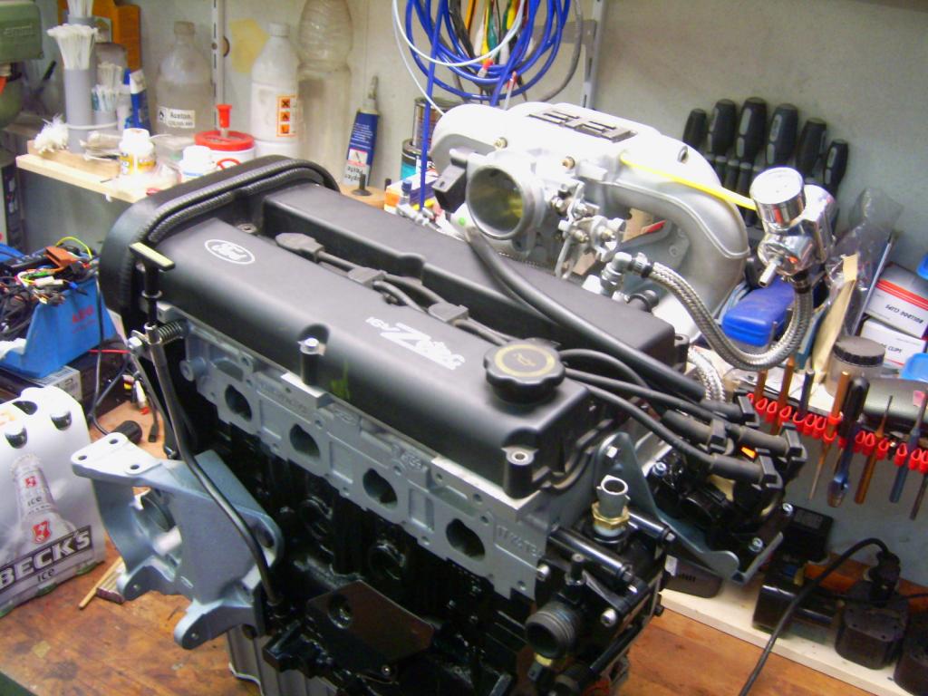 Komplett zerlegt, neue Dichtungen, Kopf geplant, Ventile neu eingeschliffen, vieles Sandgestrahlt und beschichtet, fast alles lackiert etc