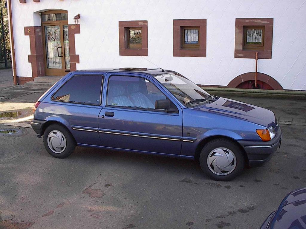 Mal schnell gekauft. Halbes Jahr gefahren und wieder Verkauft. War ein tolles Auto, der Käufer hatte es nur 3 Tage dann war er Schrott....
Fiesta Sou