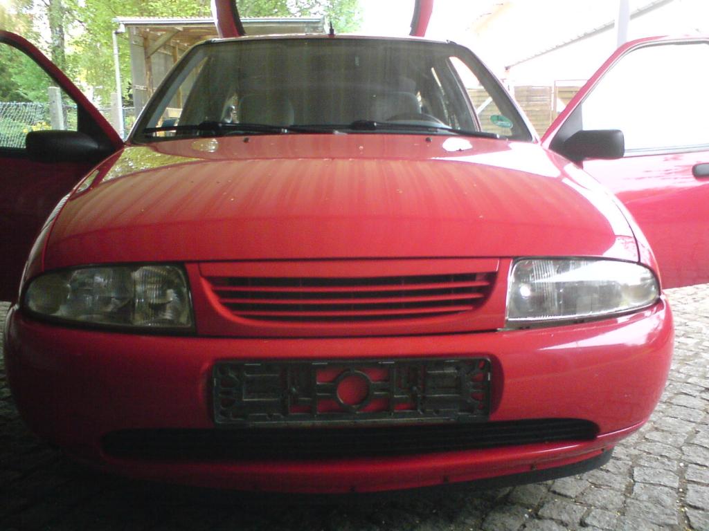 Mazda 121 Kühlergrill