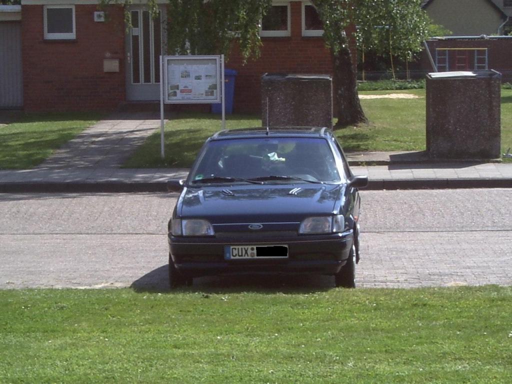Mein Auto im Mai 09
neue Stossdämpfer 
neues Ford Logo vorne 
Hinten habe ich es weggemacht