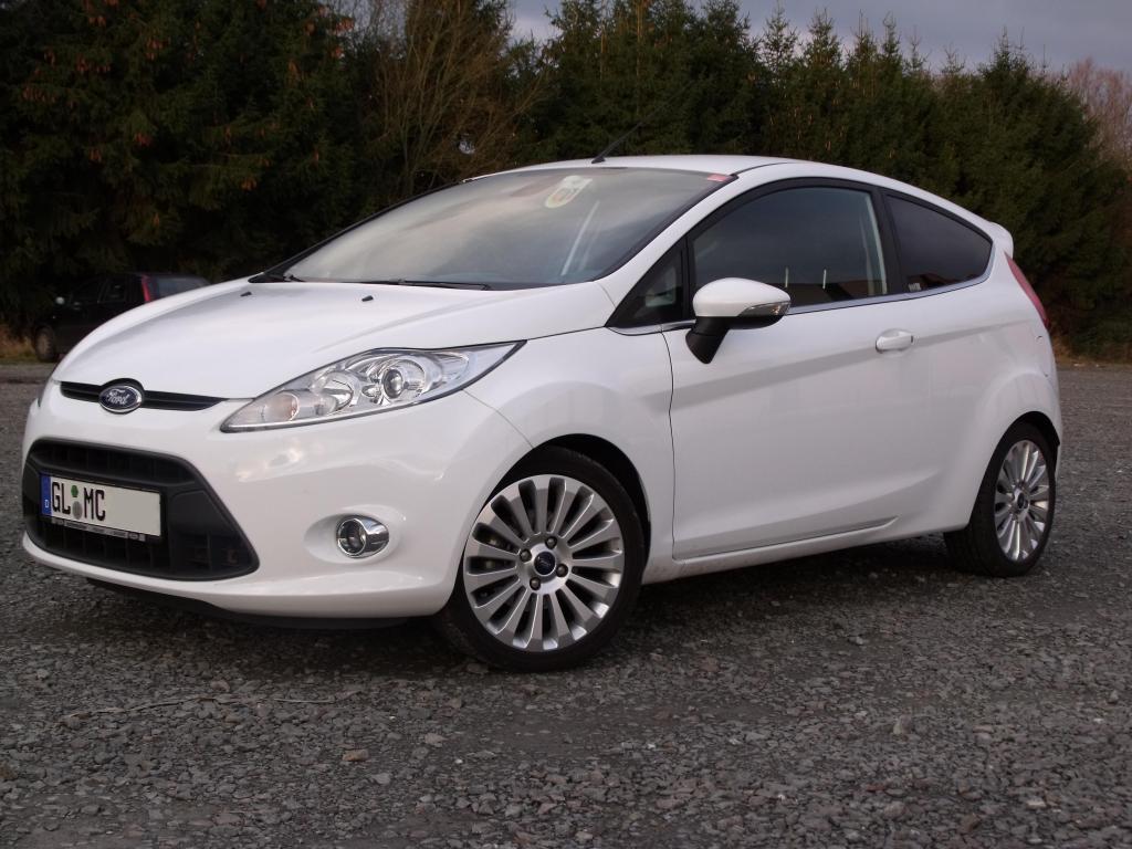 Mein Fiesta MK7 Titanium 1,25l (82PS), 6,5J x 16Zoll Felgen im 15 Speichendesign, Nebelscheinwerfer, Klimaautomatic, Alu Pedalen, Hintere Scheiben get