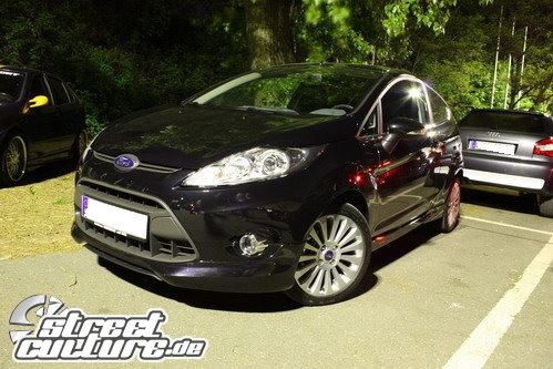 Mein Schatz beim Tuningtreffen