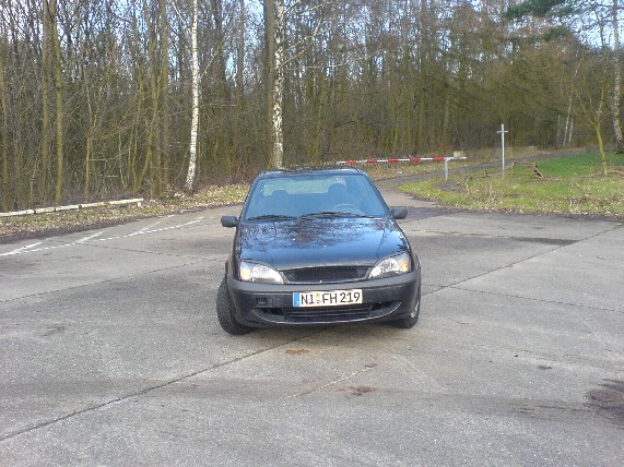 Meine Kleine Brummmöhre *gg*

Und was hab ich bislang gemacht???

Sportgrill (eigenbau)
Sportlufi
Sport ESD mit 80mm Rund
Schwarze Scheinwerfer