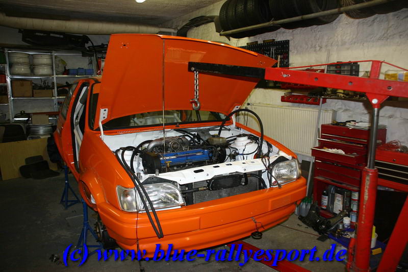 Motor und Getriebe finden wieder ihren Platz