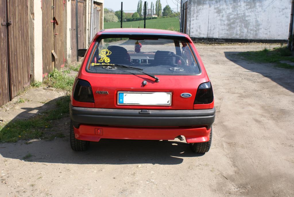 Neue Heckschürze vom RS , Spoiler vom XR2i, und schwarze Rückleuchten
