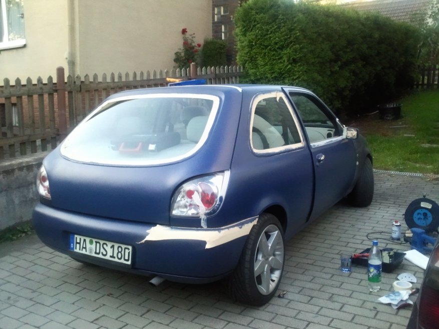 Neue Lackierung in matt blau